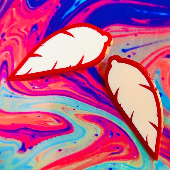 Fabulous feathered Earring Set! - Picture 3 of 4